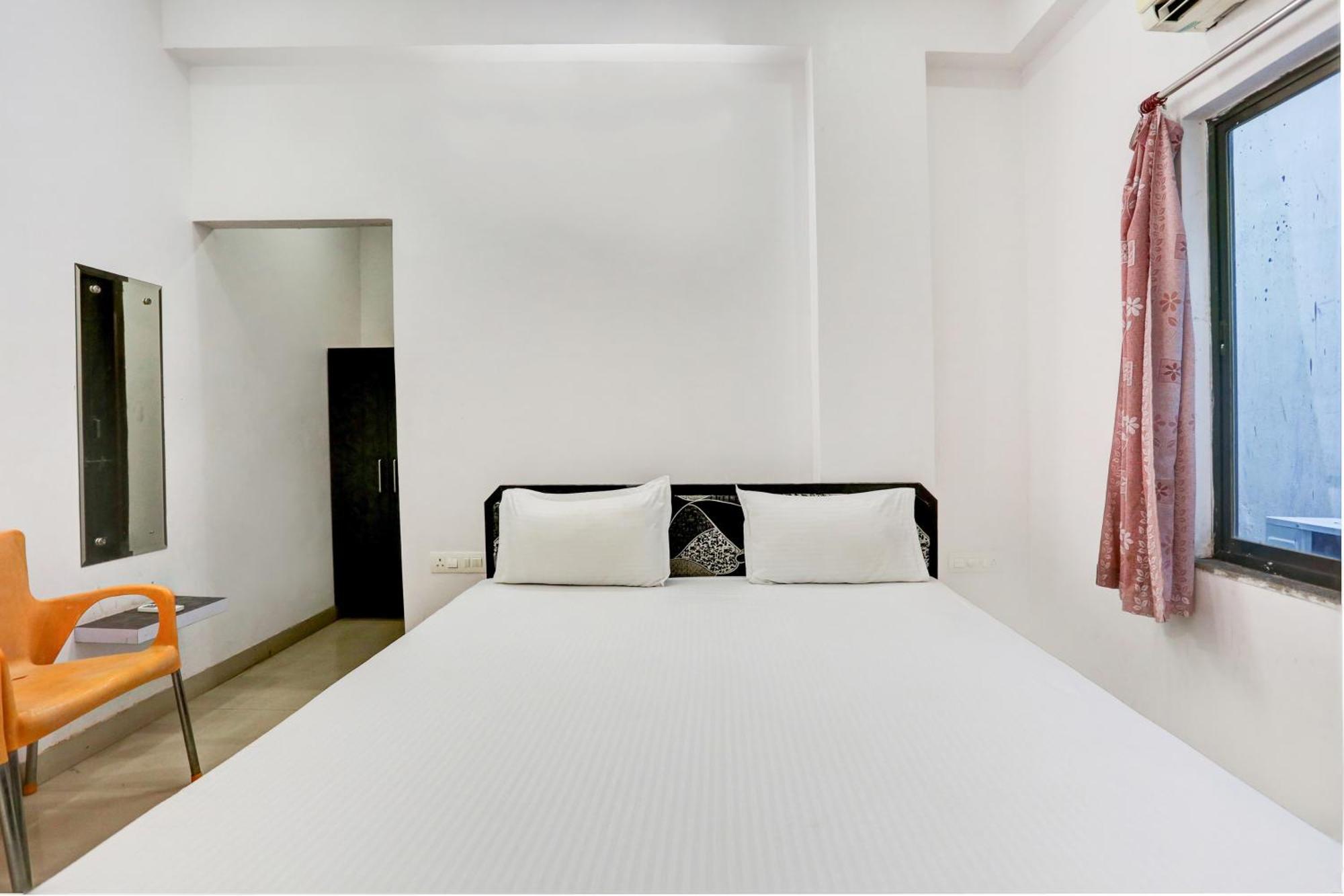 Super Hotel O Goverdhan Villa Ουνταϊπούρ Εξωτερικό φωτογραφία